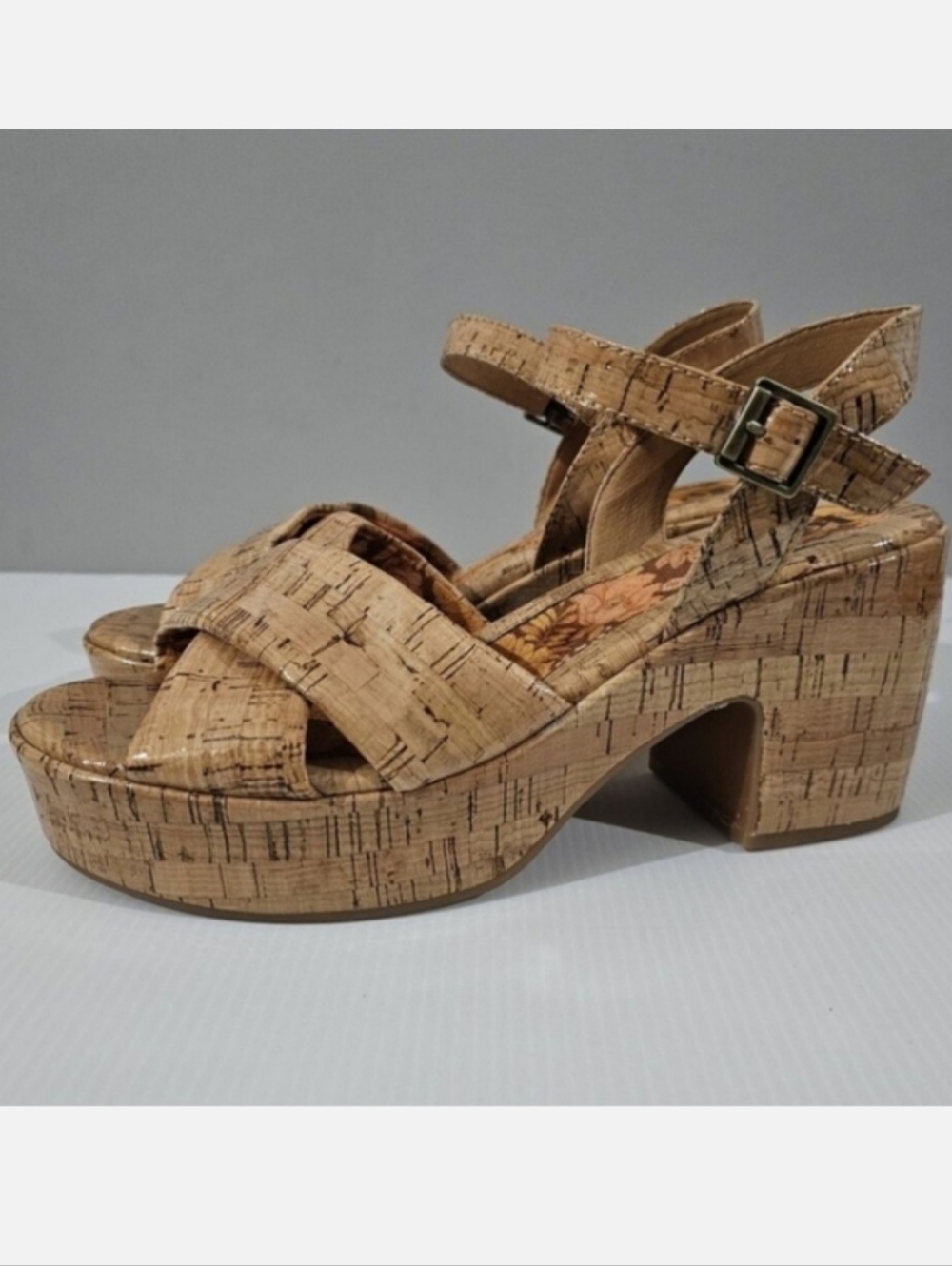 Korks Kork Ease Calda Sandal Womens Size 10 Patent Cork Chunky Platform Heel NEW